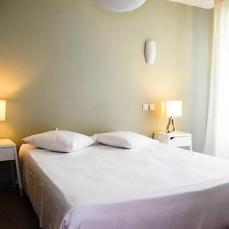 Residhotel Centre Апарт-готель 3*